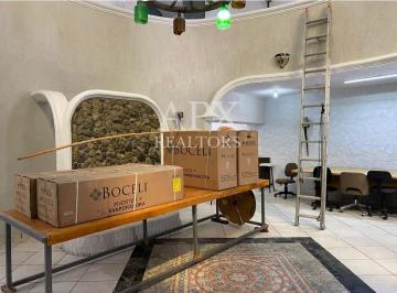 Casa · 200m² · Casa en Renta con Uso de Suelo Comercial