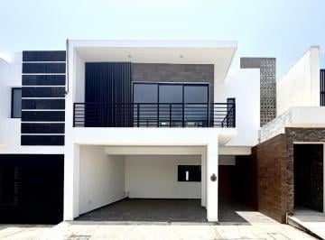 Casa · 225m² · 4 Recámaras · 2 Estacionamientos · Casa en Venta en Lomas de La Rioja Riviera Veracruzana Alvarado Veracruz