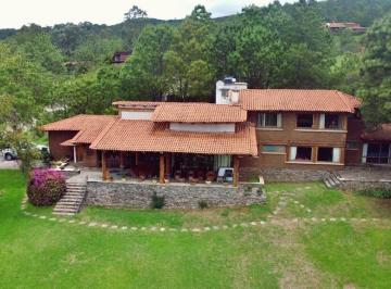 Casa de 6 habitaciones, Tapalpa · Se Venden Dos Cabañas Amuebladas en El Fraccionamiento Contry Club $19,000,000