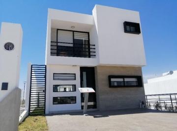Casa en condominio Venta 126m² de 3 habitaciones · Al Norte Cerca del Cc Altaria Casas Separadas con Pasillo Lateral en Coto