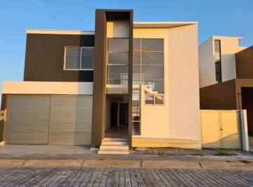 Casa Venta de 4 habitaciones · Casa Venta en Residencial Los Cedros, nuevo Veracruz