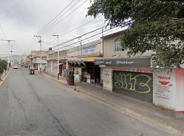 Casa · 180m² · 3 Recámaras · 2 Estacionamientos · En Venta Casa en Esquina, Sobre Av Principal