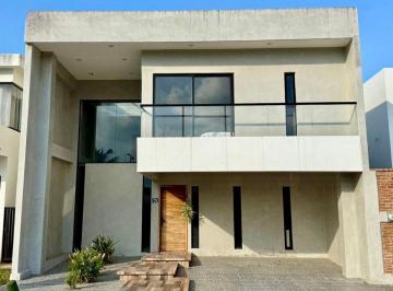 Casa Venta 200m² de 3 habitaciones · Casa Venta en Fraccionamiento Los Manantiales, Riviera Veracruzana