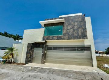 Departamento · 375m² · 4 Recámaras · 2 Estacionamientos · Casa en Venta de 4 Recámaras en Fraccionamiento Las Palmas Medellín, veracruz