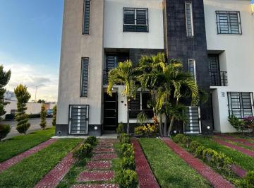 Casa en condominio de 3 habitaciones, Xochitepec · Bonita Casas en Renta/venta, Ubicada en Fracc. Samara de Club de Golf Sta. Fe