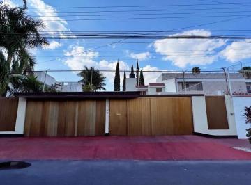 Casa de 5 habitaciones, Zapopan · Hermosa Residencia en Venta en Ciudad del Sol $14,628,000