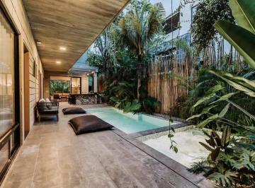 Villa · 360m² · 5 Recámaras · 2 Estacionamientos · Villa 5rec La Privada Aldea Zama Tulum