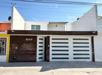 Casa de 4 habitaciones, Salamanca · Casa en Venta, Fracc. Soto Innes II