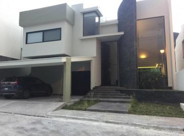 Casa · 409m² · 4 Recámaras · 3 Estacionamientos · Casa en Venta en Residencial Bosquencinos