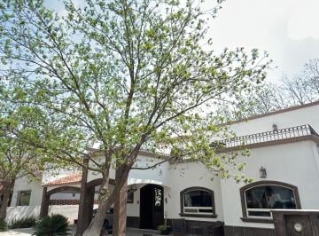 Casa en condominio de 4 habitaciones, Saltillo · Se Vende Hermosa Casa en Exclusivo Privado San Alberto