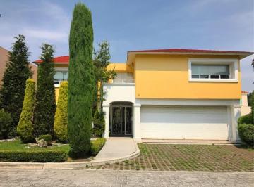 Casa · 600m² · 3 Recámaras · 4 Estacionamientos · Casa en Venta en La Providencia