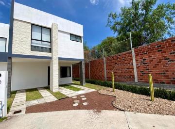 Casa · 137m² · 3 Recámaras · 2 Estacionamientos · Casa en Venta San Juan del Rio, Queretaro