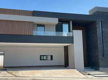 Casa de 3 habitaciones, Monterrey · Casa en Venta en Monterrey Zona Carretera Nacional