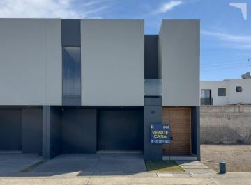 Casa en condominio · 162m² · 3 Recámaras · 2 Estacionamientos · Casa 89 Frente a Area Verde