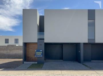 Casa en condominio · 162m² · 3 Recámaras · 2 Estacionamientos · Casa Frente Area Verde #90