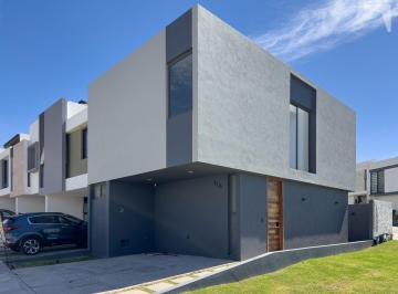 Casa en condominio · 152m² · 3 Recámaras · 2 Estacionamientos · Casa Rodeada de Area Verde con Roff #116