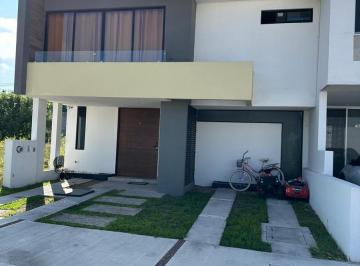 Casa · 191m² · 3 Recámaras · 2 Estacionamientos · Casa en Venta en Cañadas del Arroyo con 3 Recamaras con Baño Completo