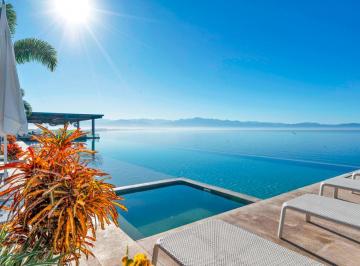 ALBERCA · Departamento en Venta en Bucerias Beachfront Bantay Playa Los Picos