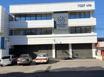 Edificio · 1000m² · 5 Estacionamientos · Edificio Comercial en Renta Br1