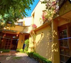 Casa · 527m² · 4 Recámaras · 4 Estacionamientos · Casa en Venta en Fraccionamiento Brisas de Cuautla.