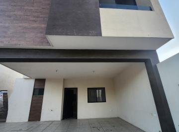 Casa de 3 habitaciones, Arteaga · Se Renta Casa, Al Norte, en Privanzasdelcampestre, Saltillo, Coah