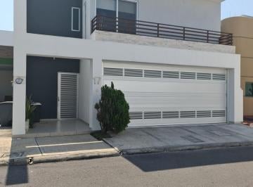 Casa · 257m² · 3 Recámaras · 2 Estacionamientos · Casa en Lomas de La Rioja