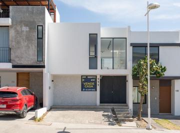 Casa · 120m² · 2 Recámaras · 2 Estacionamientos · Casa en Venta en El Origen Coto Torrenta 201