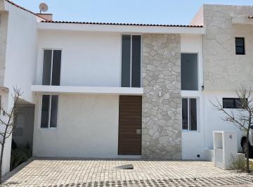 Casa · 97m² · 2 Recámaras · 2 Estacionamientos · Casa en Venta en Ciudad Maderas Montaña ¿Buscas Una Casa con Una Espectacular Vista a La Montaña?