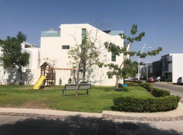 Casa de 4 habitaciones, Zapopan · Paseos del Parque Nuevas 10’890, 000 Am Constr.4recam. Alberca, Terraza 3autos 5 Baño