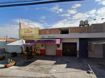 Edificio · 1027m² · 20 Estacionamientos · Edificio con Locales en Venta en Abasolo - (4)