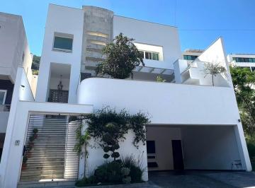 Casa de 4 habitaciones, Monterrey · Casa en Venta en Monterrey Zona Carretera Nacional