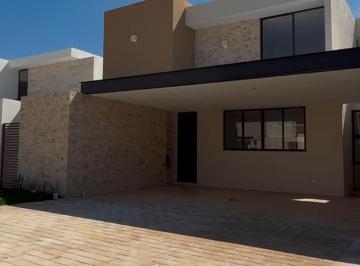 Casa en condominio · 326m² · 4 Recámaras · 6 Estacionamientos · Casa en Venta en Privada Residencial Parque Natura