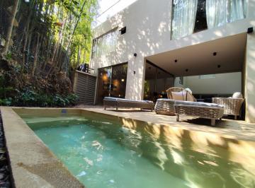 Casa en condominio · 236m² · 4 Recámaras · 2 Estacionamientos · Casa Nueva en Venta en Valle de Bravo, Jacuzzi y Área Común