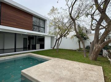 Casa de 4 habitaciones, Cuernavaca · Estrene Casa Moderna con Alberca