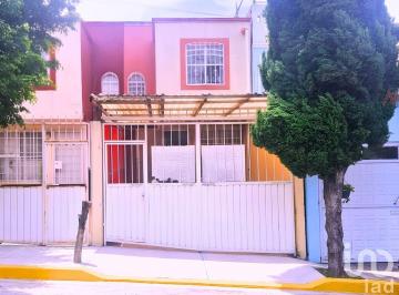 Casa · 86m² · 2 Recámaras · 1 Estacionamiento · Casa en Venta en Valle de Chalco