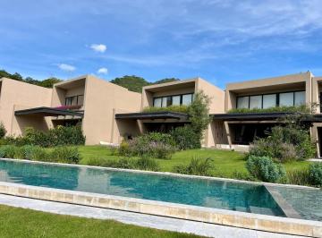 Casa en condominio · 291m² · 4 Recámaras · 2 Estacionamientos · Casa en Condominio en Venta - (4)