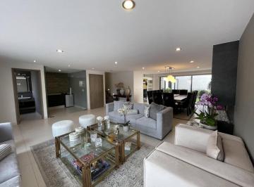 Casa en condominio · 398m² · 3 Recámaras · 3 Estacionamientos · Moderna Casa en Venta en Metepec Cerca del Parque Bicentenario, Metepec