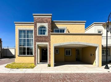 Casa · 344m² · 3 Recámaras · 2 Estacionamientos · Residencia Desde 340 m² de Superficie con Acceso a La Casa Club Más Grande de Metepec