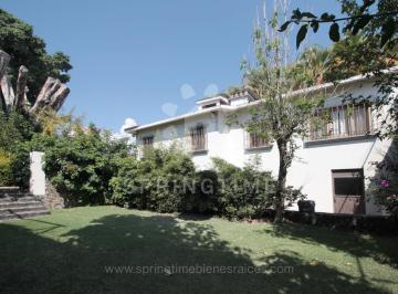 Casa de 5 habitaciones, Cuernavaca · Residencia en La Pradera