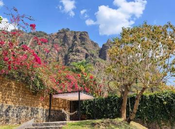 Casa en condominio de 4 habitaciones, Tepoztlán · Casa en Venta en Tepoztlán Morelos, en Fraccionamiento con Vista Panorámica