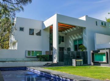 Casa en condominio de 6 habitaciones, Zapopan · Casa con Alberca en Fraccionamiento Zona Puerta de Hierro Andares