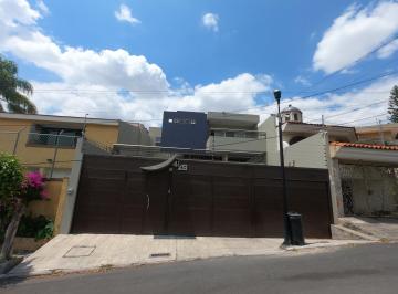 Casa de 3 habitaciones, Zapopan · Circuito Madrigal, Villas Universidad Zapopan. Sobre Av