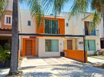 Casa en condominio de 3 habitaciones, Zapopan · Viveros del Valle, Coto, Seguridad, 3 Recms, Estudio, Cochera 2 Autos, Jardines