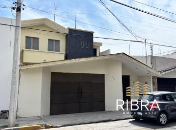 Casa de 3 habitaciones, León · Casa en Venta en Jardines del Moral, León, Gto.