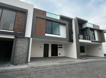 Casa · 207m² · 3 Recámaras · 2 Estacionamientos · Venta Casa Fracc. El Suspiro Atras Plaza San Diego