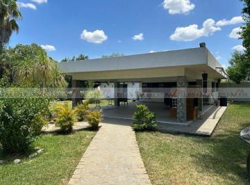 Rancho · 550m² · 4 Recámaras · 10 Estacionamientos · Rancho en Venta en El Castillo