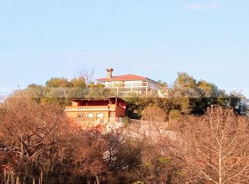 Rancho · 400m² · 3 Recámaras · 10 Estacionamientos · Rancho en Venta en El Cerrito