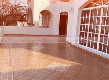 Casa · 553m² · 3 Recámaras · 4 Estacionamientos · Casa en Venta en Anahuac