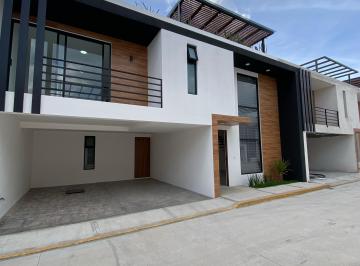 Casa de 3 habitaciones, Toluca · Casa en Pre - Venta Lirios, Toluca