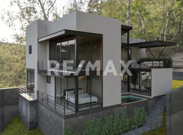 Casa · 330m² · 3 Recámaras · 4 Estacionamientos · Casa en Venta - (4)